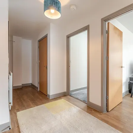 Apartment Spacious 2 Bed In Arno's Vale, *