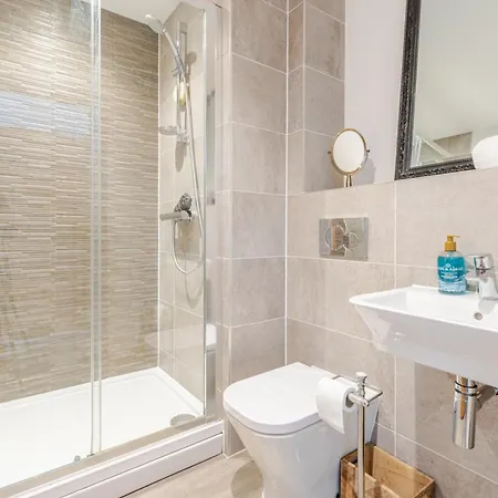 Spacious 2 Bed In Arno's Vale, Apartament Bristol