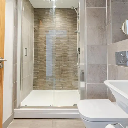 Apartmán Spacious 2 Bed In Arno's Vale, *