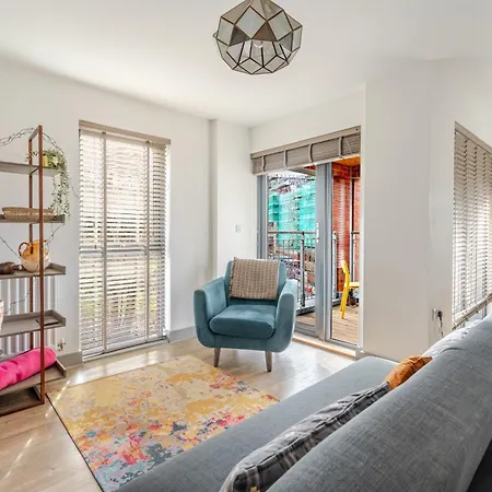 Διαμέρισμα Spacious 2 Bed In Arno's Vale, Μπρίστολ