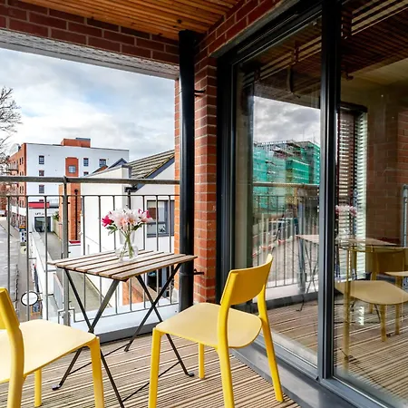 아파트 Spacious 2 Bed In Arno's Vale, *